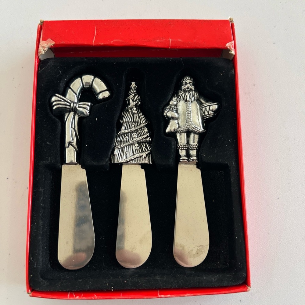 Set of 3 Christmas themed cheese spreaders